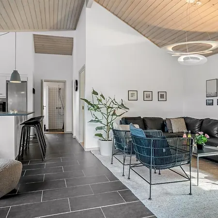 Ozrenka - From The Sea By Interhome Hals